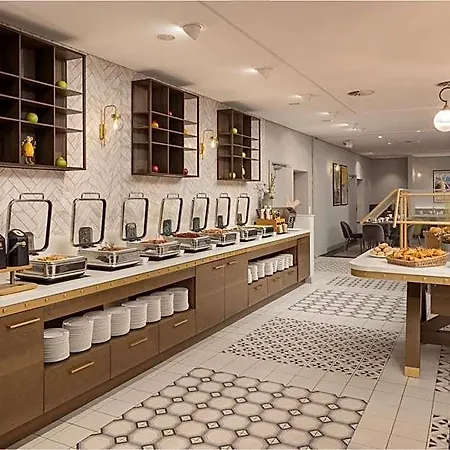 Ξενοδοχείο Hilton 4*