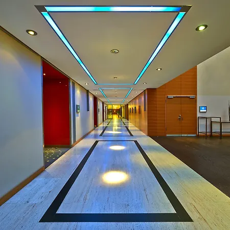 Hilton 5* Ντίσελντορφ